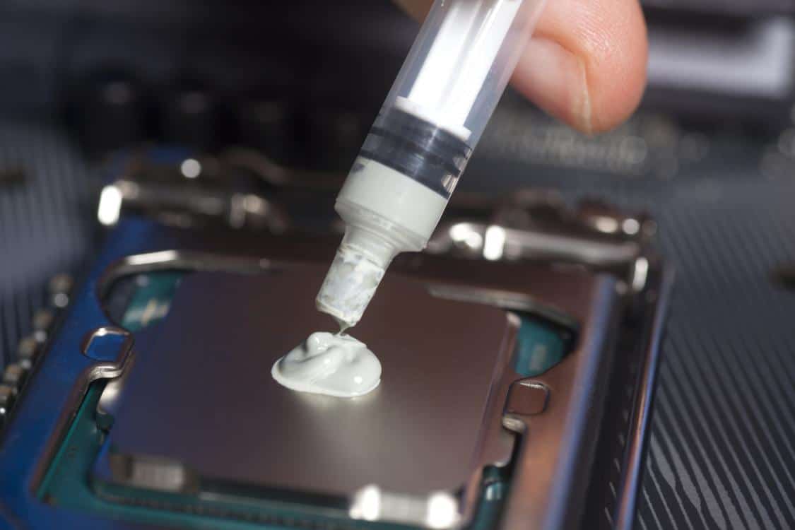 Remove thermal paste from CPU
