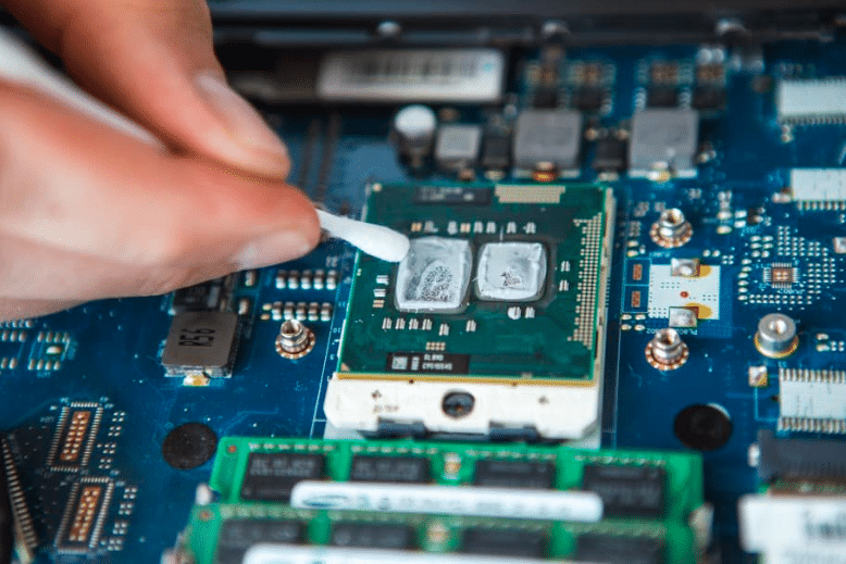 Clean thermal paste off CPU